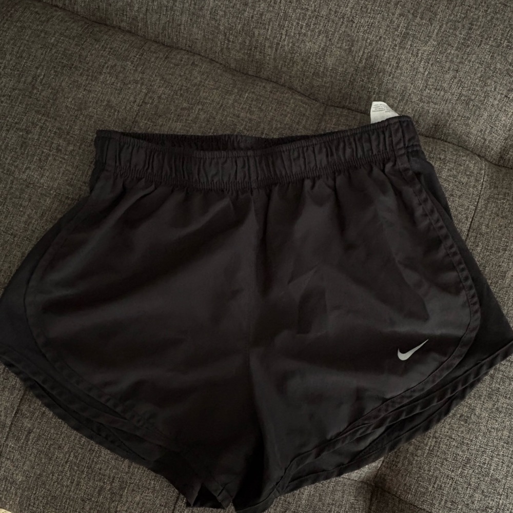 Nike Black Athletic Shorts Moisture-Wicking Design